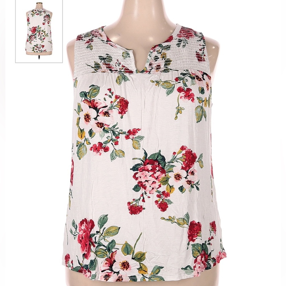 Papermoon super soft sleeveless top, detailed v neck, size 3X